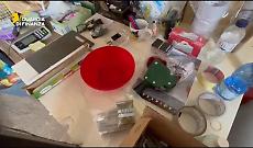 Scoperto opificio per confezionare lo "sballo", arrestato professionista palermitano