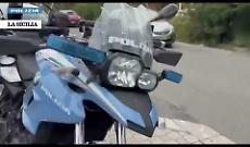 A Catania come in un film due pregiudicati in moto fuggono dalla Polizia per le vie della citt&agrave; ma un elicottero li segue e li fa bloccare