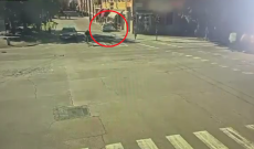 Modena, l'auto ad alta velocit&agrave; e la folla falciata: il video della strage mancata