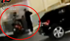 Ramacca, in cinque contro uno lo prendono a calci e pugni per rubargli il motorino: denunciato un minorenne, si cercano i complici