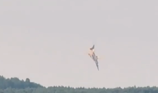 Un cacciabombardiere strategico russo Tu-22M3 si &egrave; schiantato a Irkutsk: il video dell'incidente