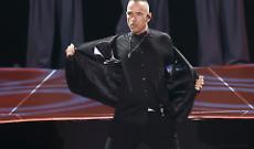 Eros Ramazzotti si ferma per operarsi alla voce: pausa forzata per il tour dopo il live a Torino