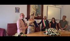 Michelle Hunziker cittadina onoraria di Militello in Val di Catania