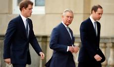 Il giallo della stanza a Buckingham Palace negata a Harry: un altro capitolo della "guerra" dei Windsor