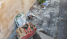 Discarica abusiva in via Vezzosi