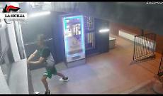 Tenta furto in un chiosco-bar ad Acireale: le telecamere lo incastrano e scatta la denuncia