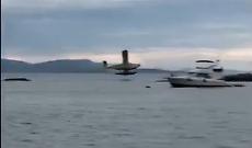 Un idrovolante si schianta e brucia a Seattle, un video amatoriale mostra gli attimi fatali