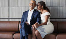 Barack Obama spegne 65 candeline alle Hawaii: gli auguri di Michelle sono un inno all'amore
