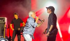 Nino D'Angelo sold out al Teatro Antico di Taormina: regali e lettere sotto il palco