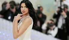 Dua Lipa a Sanremo 2027: Stefano De Martino tenta il colpaccio internazionale