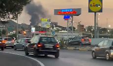 Incendio sulle colline di Monte Po: colonna di fumo nero visibile da Catania e Misterbianco