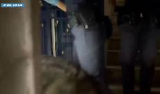 Quasi 10 kg di marijuana e hashish nascosti nell'armadio della camera da letto: arrestato 21enne a Catania