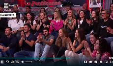 Tripudio di Sicilia alla "Pennicanza": Fiorello ospita Salvo La Rosa che non si presenta a mani vuote