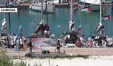 Una barca alla volta, verso Gaza: dal porto di Augusta parte la Global Sumud Flotilla