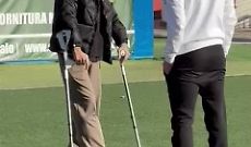 Catania, si rivede Cicerelli: a Potenza nel prepartita in campo con le stampelle per stare vicino ai compagni