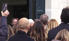 Papa Leone e la visita a sorpresa in Senato per ammirare la Bibbia manoscritta del '400