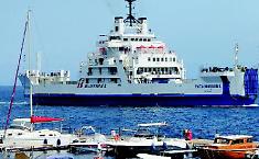 BluFerries ferma le navi, servizio traghetti pubblico dimezzato e rischio monopolio: Musolino presenta interrogazione