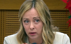 Meloni frena e avverte: "Basi solide per gli asset o vince Mosca"