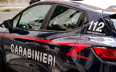 Madre condannata a due mesi per aver minacciato il figlio minorenne puntandogli un coltello