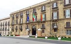 Dalla gelatiera al piano cottura da 10mila euro, le spese allegre di Palazzo d'Orleans: le accuse di La Vardera e la replica: &laquo;Esigenze funzionali&raquo;