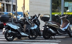 Parcheggio su strisce pedonali