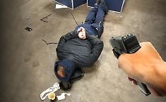 &laquo;In ginocchio con la pistola puntata noi ostaggi di una rapina stile narcos&raquo;