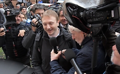 Garlasco, l&rsquo;udienza che spiazza tutti: Stasi in aula a Pavia, Sempio assente e la perizia che divide