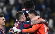 Supercoppa: il Bologna batte l'Inter ai rigori e vola in finale contro il Napoli