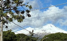 Neve sull'Etna: sui social il vulcano diventa una "cartolina di Natale"