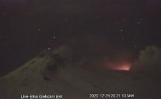 Etna torna a farsi sentire per la Vigilia di Natale: aumento dell'attivit&agrave; e Vona giallo per l'aviazione