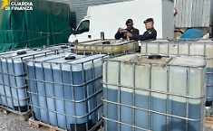 La ditta che vendeva fiori e piante deteneva in un garage (senza alcuna misura di sicurezza) 5.400 litri di carburante 