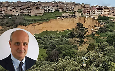 Niscemi a rischio: frana da 80 milioni di metri cubi, scarpata in evoluzione e delocalizzazioni