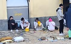 Sant'Agata, la stanchezza dei devoti sfiancati dalla lentezza della processione: fotogallery
