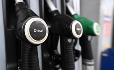 Il greggio torna a correre dopo l&rsquo;attacco ad Asaluyeh. Roma accelera sul &ldquo;dossier carburanti&rdquo;