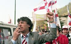 Umberto Bossi e la Sicilia: le teorie sulla mafia autonomista, le alleanze con Lombardo e Orlando e il parente partigiano