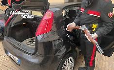 Giovane arrestato a Patern&ograve;, aveva droga, fucile e munizioni. Denunciata anche la nonna