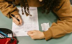 La madre di Anastasia non molla: battaglia per la scuola a Filicudi