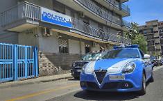 &ldquo;Devi stare sotto ai miei piedi&rdquo;: minacce e stalking all'ex fidanzata ma i passanti chiamano la Polizia