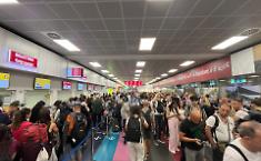 Volo Orio al Serio-Catania con 19 ore di ritardo: passeggeri hanno diritto a 250 euro di rimborso