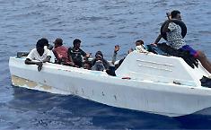 Peschereccio di Santa Maria la Scala salva 16 migranti minorenni al largo di Malta