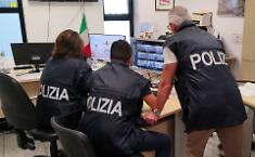 Il furto al duty-free finisce male per un passeggero all'aeroporto di Catania: la polizia lo ferma in aereo