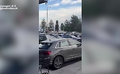 Gli spari, la paura, le grida, il fuggi-fuggi: le immagini dell'attentato  a Bondi Beach