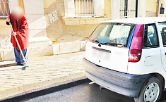 Siracusa, lava l&rsquo;auto del pap&agrave; scomparso: &laquo;Cos&igrave; mantengo vivo il ricordo&raquo;