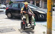 L&rsquo;appello di Rosario: &laquo;Provate la mia sedia a rotelle per capire le barriere della citt&agrave;&raquo;