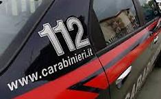 Picchia e minaccia di morte la sorella anche davanti ai Cc: arrestato 49enne