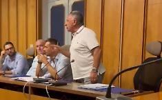 Scintille in Consiglio: rincaro Tari del 15% ed &egrave; subito bagarre