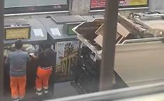 Palermo, differenziata &ldquo;confusa&rdquo;: gli operatori mischiano plastica, carta e metalli