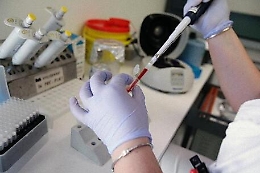 Covid, da lunedì al via le vaccinazioni anche per gli over 40