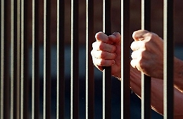 La Consulta dice no all'ergastolo ostativo: «Contrario a principi della Costituzione»