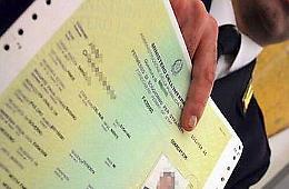 Catania, prometteva passaporti veloci davanti Ufficio Questura: arrestato